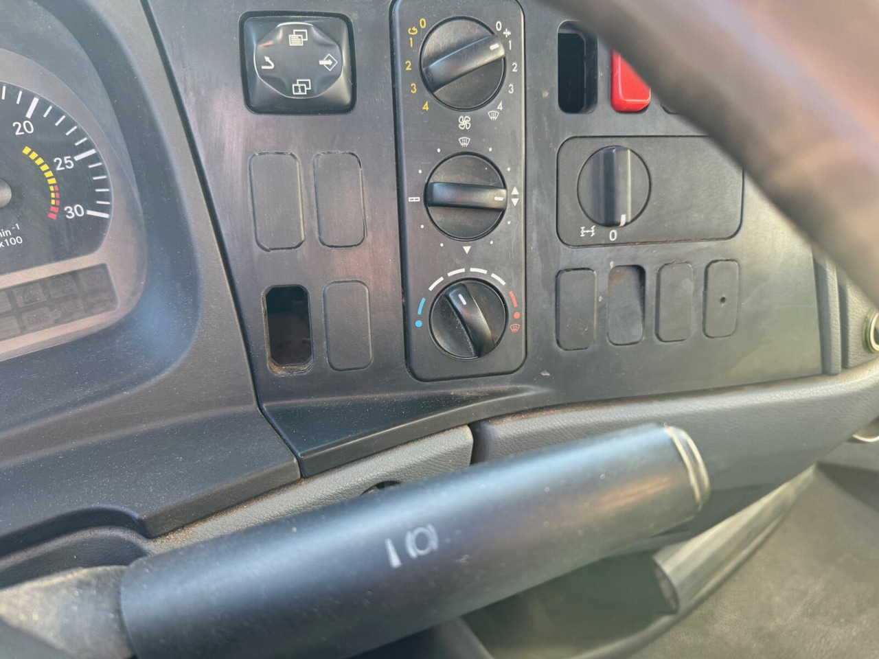 Volquete camión Mercedes-Benz Atego 818 K 4x2 Atego 818 K 4x2, 2x AHK: foto 5