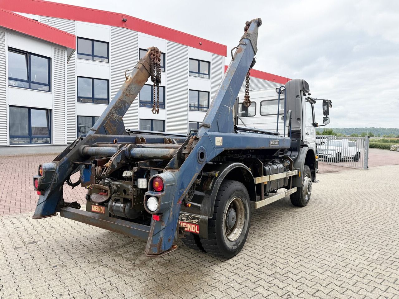 Portacontenedor de cadenas camión Mercedes-Benz Axor 1824 AK 4x4 Axor 1824 AK 4x4, Tele-Absetzer, Winterdienstausstattung: foto 12 Portacontenedor de cadenas camión Mercedes-Benz Axor 1824 AK 4x4 Axor 1824 AK 4x4, Tele-Absetzer, Winterdienstausstattung: foto 12