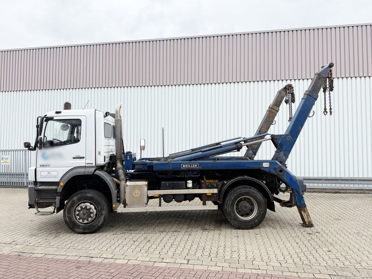 Portacontenedor de cadenas camión Mercedes-Benz Axor 1824 AK 4x4 Axor 1824 AK 4x4, Tele-Absetzer, Winterdienstausstattung: foto 15 Portacontenedor de cadenas camión Mercedes-Benz Axor 1824 AK 4x4 Axor 1824 AK 4x4, Tele-Absetzer, Winterdienstausstattung: foto 15