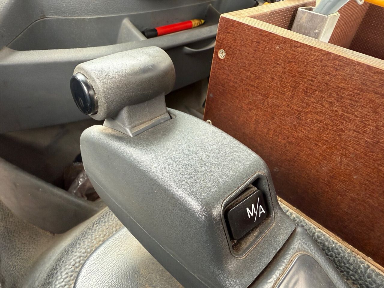 Portacontenedor de cadenas camión Mercedes-Benz Axor 1824 AK 4x4 Axor 1824 AK 4x4, Tele-Absetzer, Winterdienstausstattung: foto 7 Portacontenedor de cadenas camión Mercedes-Benz Axor 1824 AK 4x4 Axor 1824 AK 4x4, Tele-Absetzer, Winterdienstausstattung: foto 7