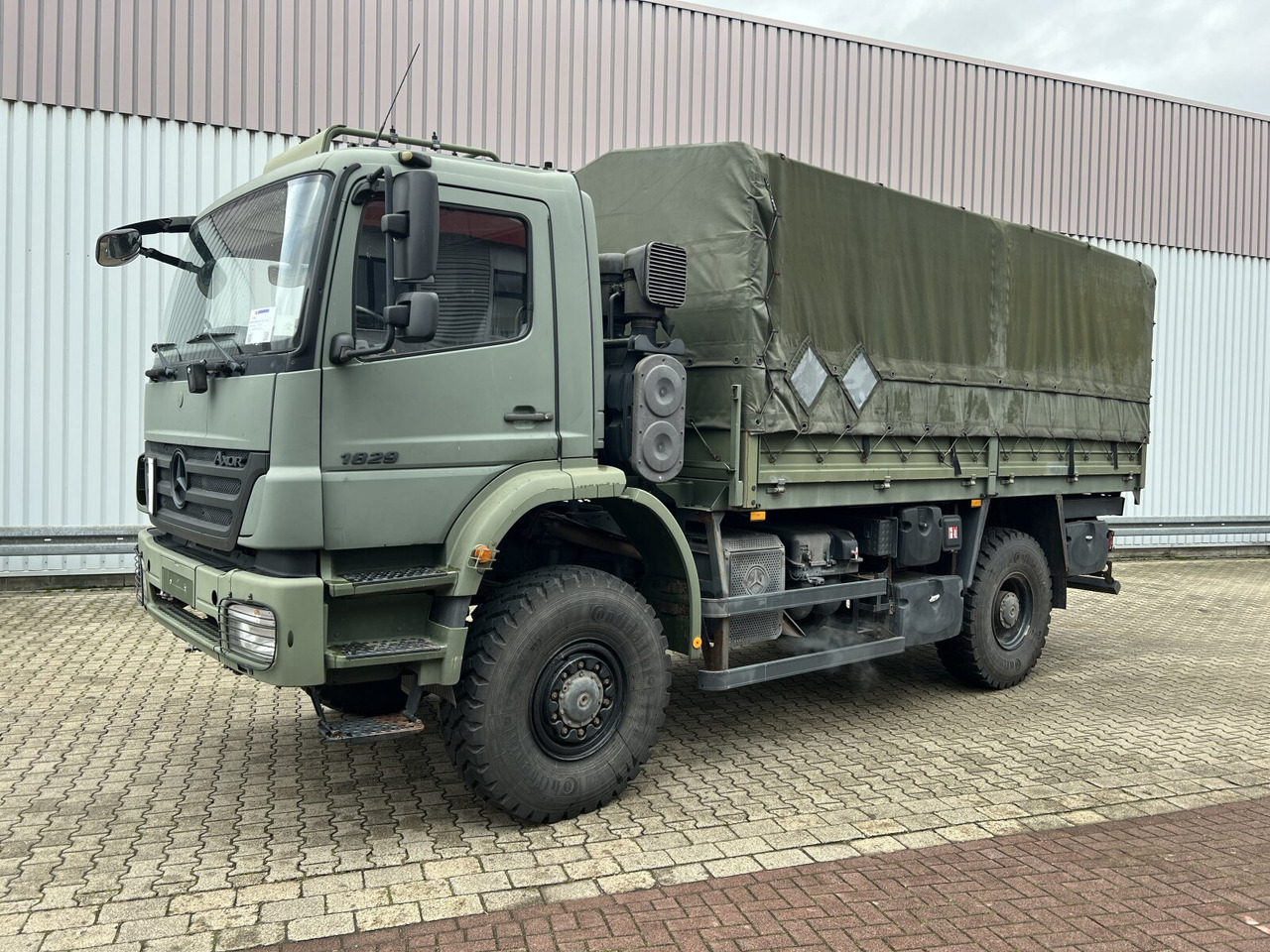 Mercedes-Benz Axor 1829 A 4x4 Axor 1829 A 4x4, Ex- - Camión caja abierta: foto 1 Mercedes-Benz Axor 1829 A 4x4 Axor 1829 A 4x4, Ex- - Camión caja abierta: foto 1