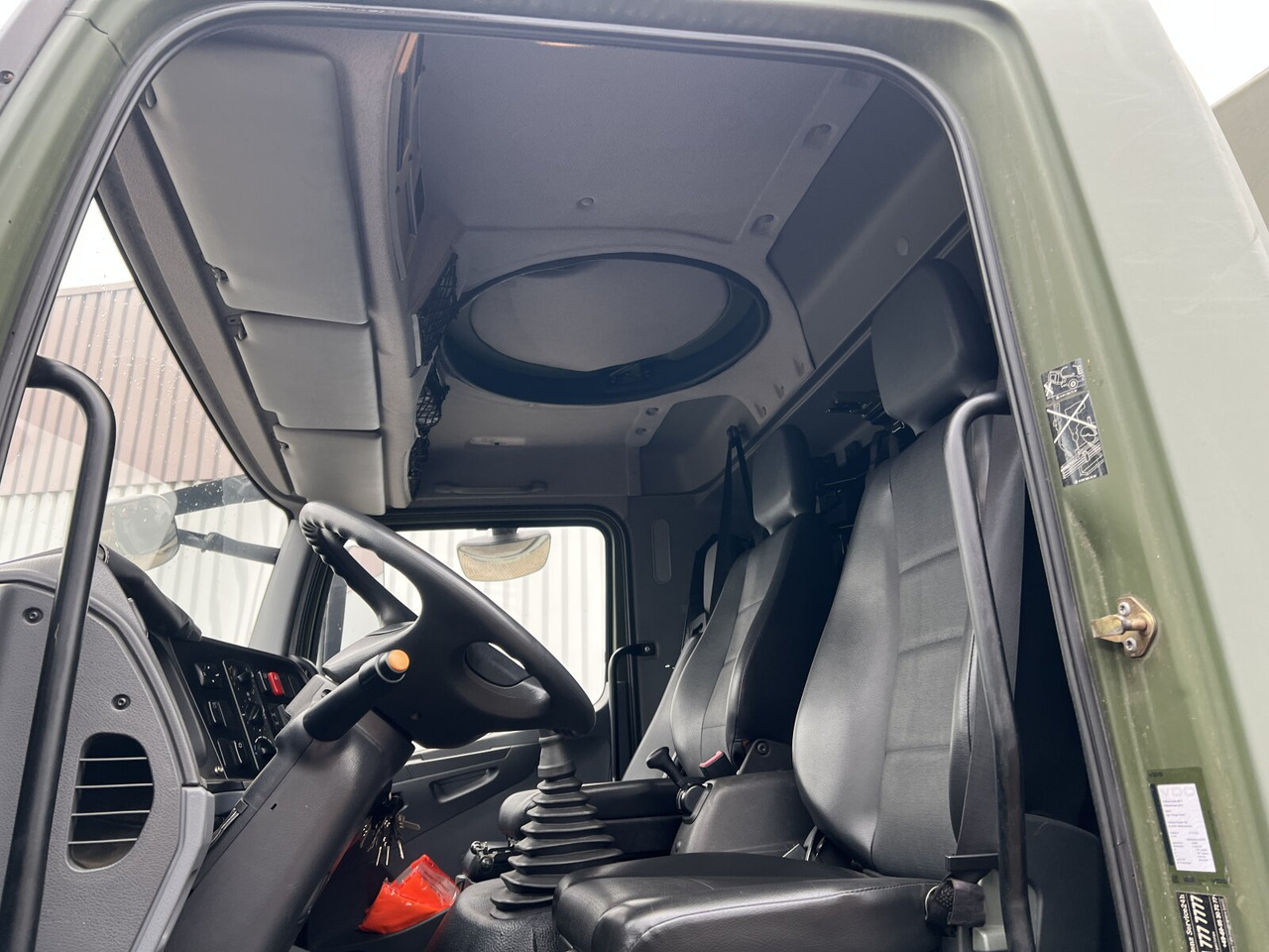 Mercedes-Benz Axor 1829 A 4x4 Axor 1829 A 4x4, Ex-Bundeswehr - Camión caja abierta: foto 3 Mercedes-Benz Axor 1829 A 4x4 Axor 1829 A 4x4, Ex-Bundeswehr - Camión caja abierta: foto 3