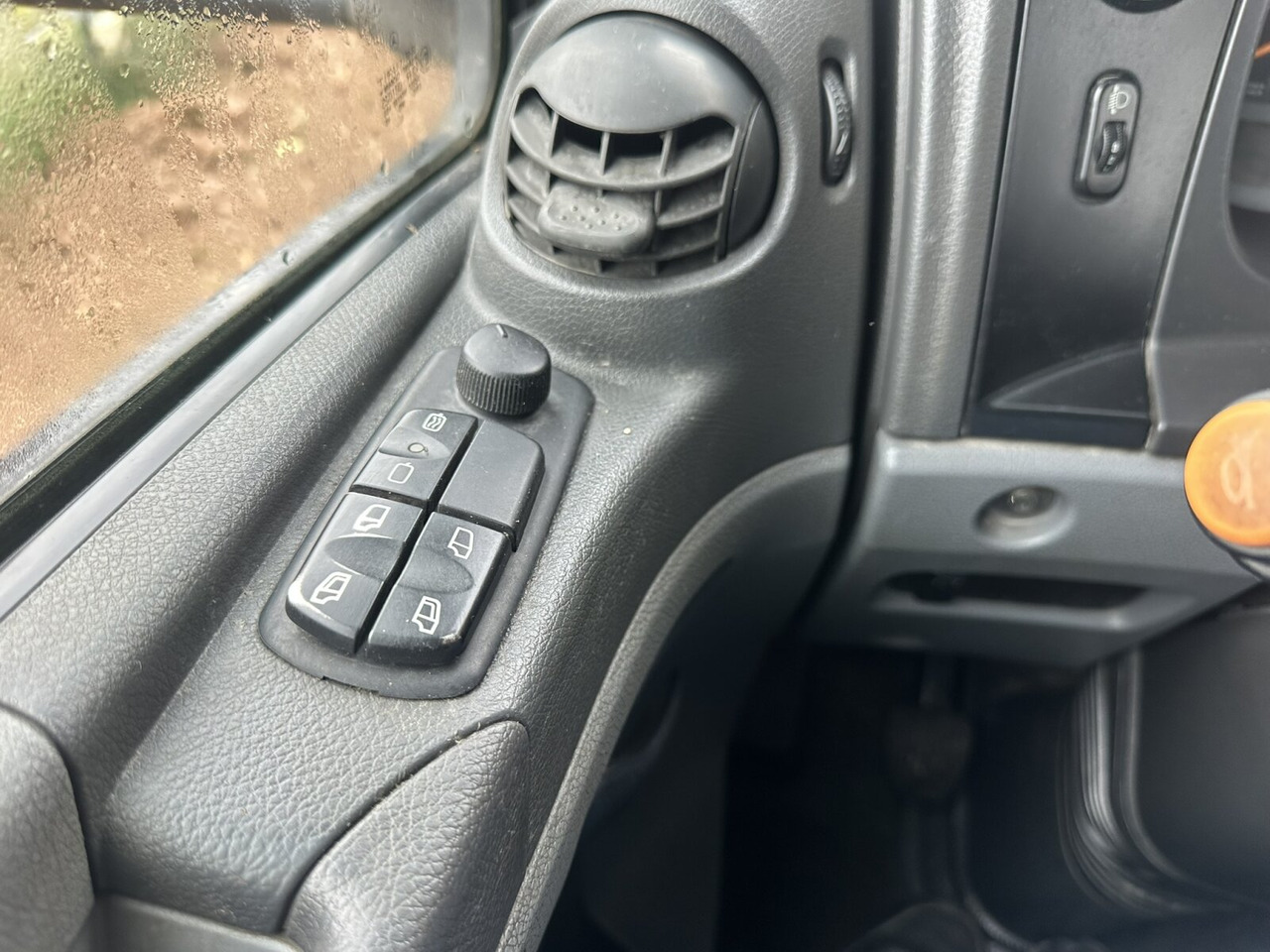 Mercedes-Benz Axor 2629 K 6x4 Axor 2629 K 6x4, PTO, Steel, Manual, 6-Zylinder - Chasis camión: foto 5 Mercedes-Benz Axor 2629 K 6x4 Axor 2629 K 6x4, PTO, Steel, Manual, 6-Zylinder - Chasis camión: foto 5