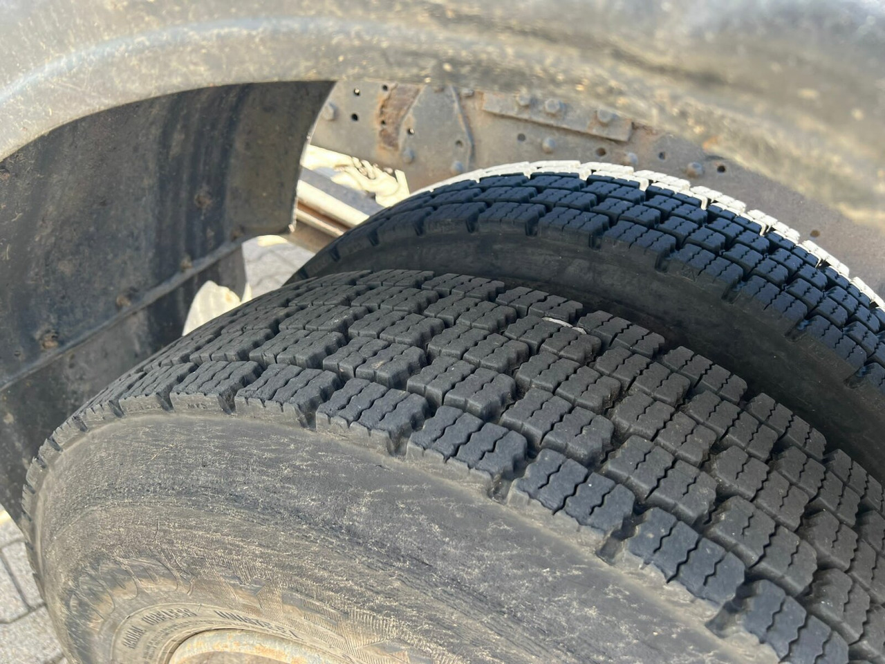 Mercedes-Benz LK 817 4x2 LK 817 4x2/37, City-Abroller, 6-Zylinder Motor - Multibasculante camión: foto 5 Mercedes-Benz LK 817 4x2 LK 817 4x2/37, City-Abroller, 6-Zylinder Motor - Multibasculante camión: foto 5