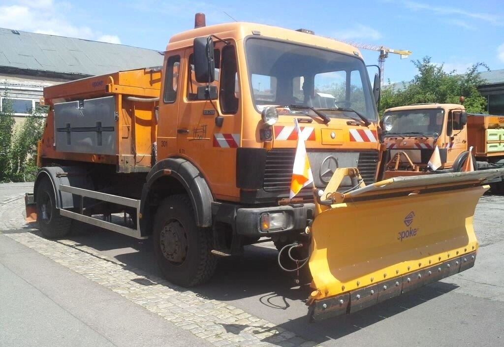 Mercedes-Benz NG 1928 A 4x4 NG 1928 A 4x4, V8-Motor, Winterdienstaustattung - Chasis camión: foto 2 Mercedes-Benz NG 1928 A 4x4 NG 1928 A 4x4, V8-Motor, Winterdienstaustattung - Chasis camión: foto 2