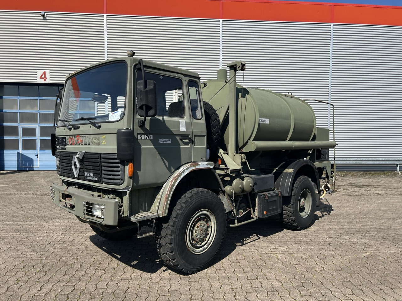 Renault Midliner S170 4x4 Midliner S170 4x4, 6000l Wassertank - Cisterna camión: foto 1 Renault Midliner S170 4x4 Midliner S170 4x4, 6000l Wassertank - Cisterna camión: foto 1