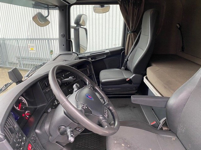 Scania R450 LB 6x2-4 R450 LB 6x2-4 Getränkekoffer, Retarder, Lift-/Lenkachse, Stapleraufnahme - Camión caja cerrada: foto 4 Scania R450 LB 6x2-4 R450 LB 6x2-4 Getränkekoffer, Retarder, Lift-/Lenkachse, Stapleraufnahme - Camión caja cerrada: foto 4