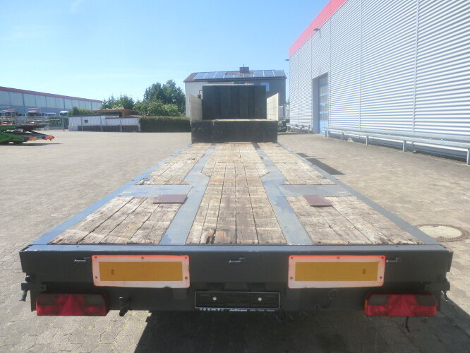 Schwarzmüller STP 3/ZV-N STP 3/ZV-N, 3-Achse nachlaufgelenkt, mit 6x Twist Lock - Góndola rebajadas semirremolque: foto 4 Schwarzmüller STP 3/ZV-N STP 3/ZV-N, 3-Achse nachlaufgelenkt, mit 6x Twist Lock - Góndola rebajadas semirremolque: foto 4