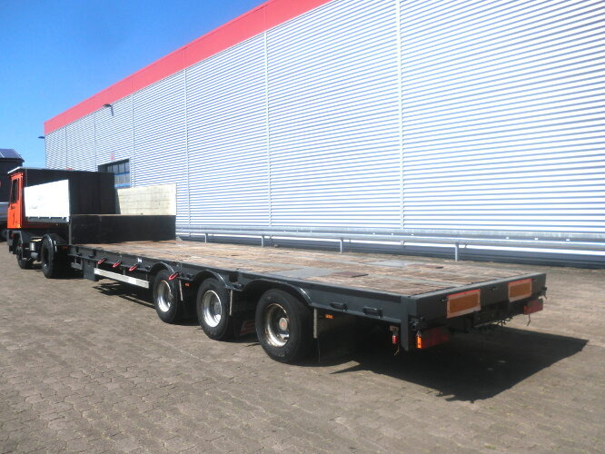 Schwarzmüller STP 3/ZV-N STP 3/ZV-N, 3-Achse nachlaufgelenkt, mit 6x Twist Lock - Góndola rebajadas semirremolque: foto 3 Schwarzmüller STP 3/ZV-N STP 3/ZV-N, 3-Achse nachlaufgelenkt, mit 6x Twist Lock - Góndola rebajadas semirremolque: foto 3