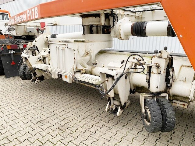 Snow Sweeper P17B Snow Sweeper P17B, V8-Motor, Kehrblasgerät, 4x Vorhanden! - Barredora industrial, Camión: foto 5 Snow Sweeper P17B Snow Sweeper P17B, V8-Motor, Kehrblasgerät, 4x Vorhanden! - Barredora industrial, Camión: foto 5