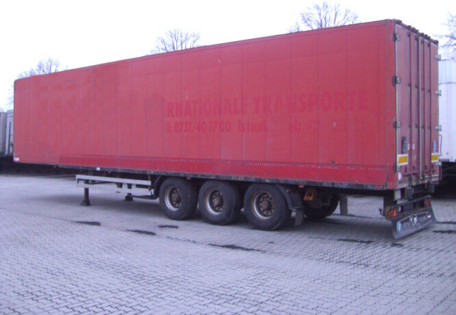 Sommer SG 240-ATX Sommer Kleiderkofferauflieger, 90 cbm - Caja cerrada semirremolque: foto 2 Sommer SG 240-ATX Sommer Kleiderkofferauflieger, 90 cbm - Caja cerrada semirremolque: foto 2
