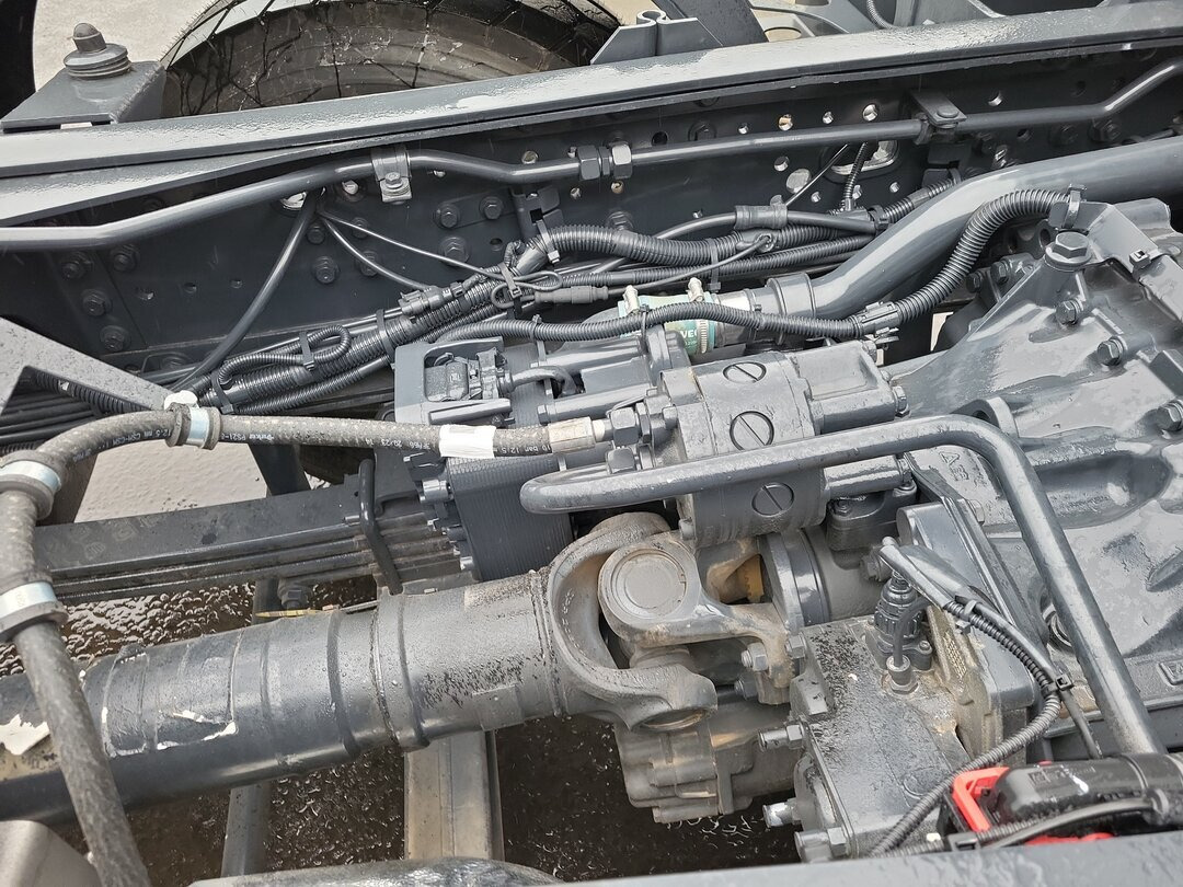 T-Way AT410T51 8x4 T-Way AT410T51 8x4, Retarder, Nebenantrieb, 4x VORHANDEN! - Chasis camión: foto 5 T-Way AT410T51 8x4 T-Way AT410T51 8x4, Retarder, Nebenantrieb, 4x VORHANDEN! - Chasis camión: foto 5