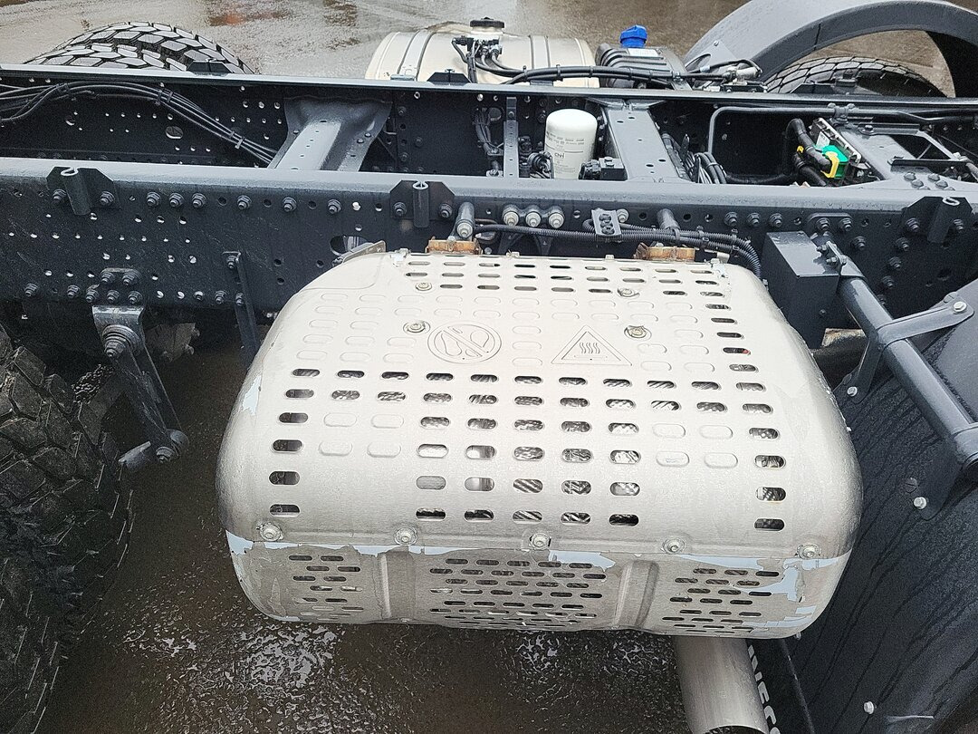 T-Way AT410T51 8x4 T-Way AT410T51 8x4, Retarder, Nebenantrieb, 4x VORHANDEN! - Chasis camión: foto 3 T-Way AT410T51 8x4 T-Way AT410T51 8x4, Retarder, Nebenantrieb, 4x VORHANDEN! - Chasis camión: foto 3