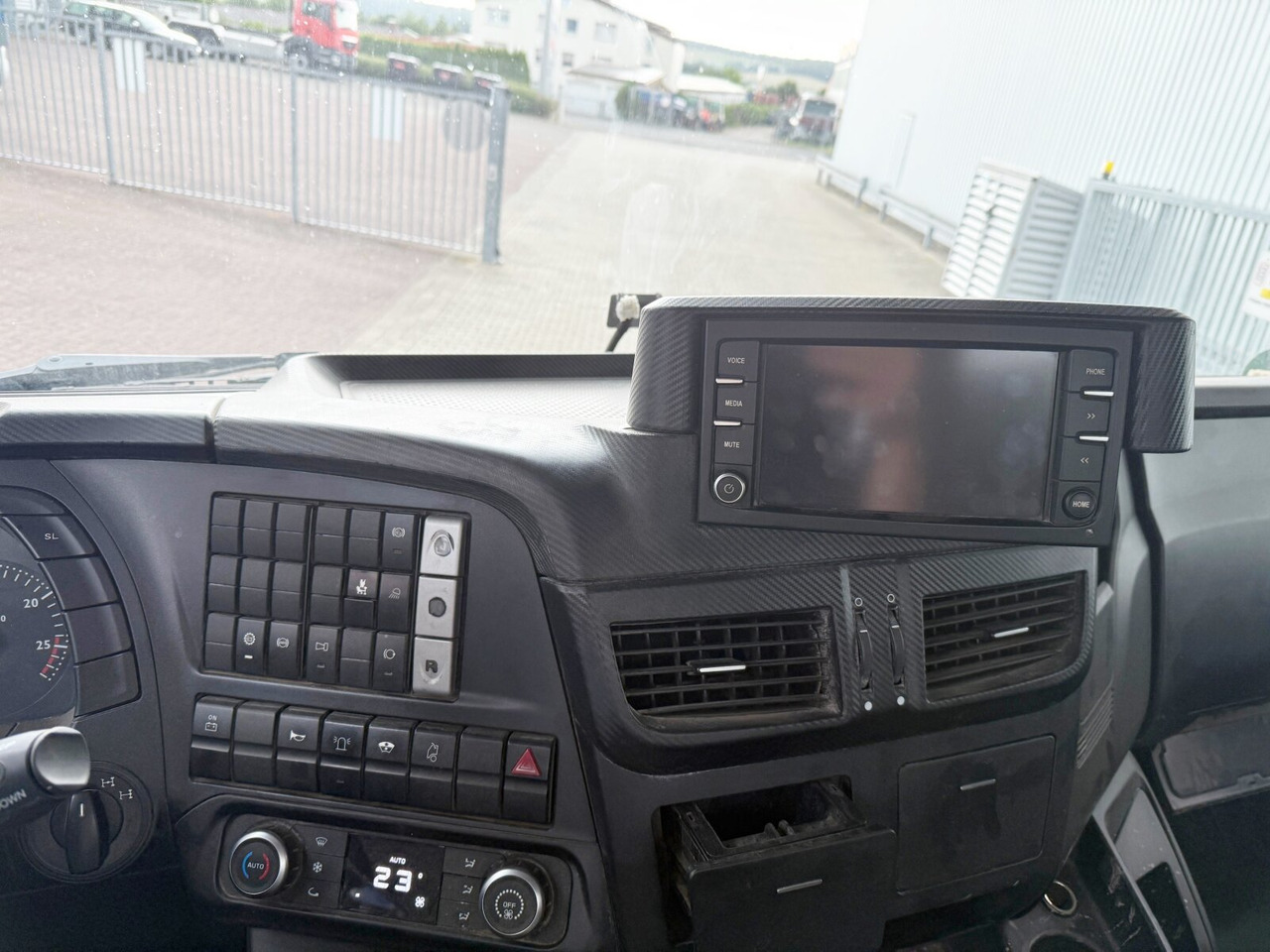 Trakker AD260T45 6x4 Trakker AD260T45 6x4, Bordmatik - Volquete camión: foto 3 Trakker AD260T45 6x4 Trakker AD260T45 6x4, Bordmatik - Volquete camión: foto 3