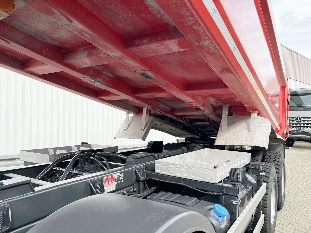 Trakker AD410T50 8x4 Trakker AD410T50 8x4, Stahlmulde ca. 16m³, hydr. Heckklappe - Volquete camión: foto 2 Trakker AD410T50 8x4 Trakker AD410T50 8x4, Stahlmulde ca. 16m³, hydr. Heckklappe - Volquete camión: foto 2