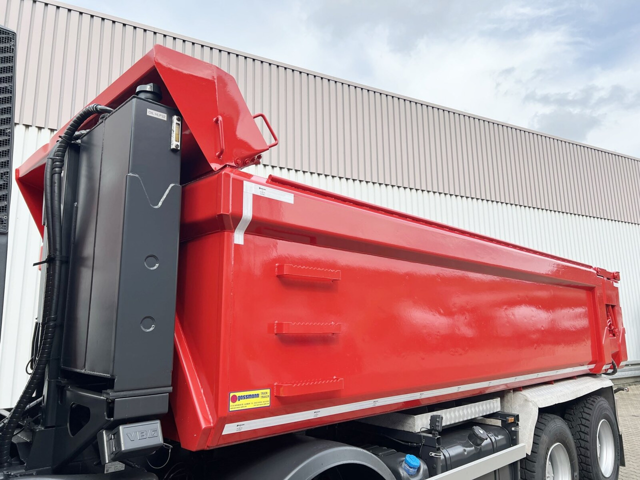 Trakker AD410T50 8x4 Trakker AD410T50 8x4, Stahlmulde ca. 16m³, hydr. Heckklappe - Volquete camión: foto 4 Trakker AD410T50 8x4 Trakker AD410T50 8x4, Stahlmulde ca. 16m³, hydr. Heckklappe - Volquete camión: foto 4