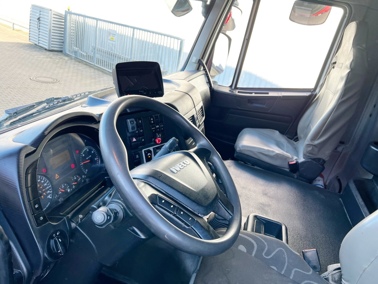 Trakker AD410T50 8x4 Trakker AD410T50 8x4, Stahlmulde ca. 16m³, hydr. Heckklappe - Volquete camión: foto 3 Trakker AD410T50 8x4 Trakker AD410T50 8x4, Stahlmulde ca. 16m³, hydr. Heckklappe - Volquete camión: foto 3