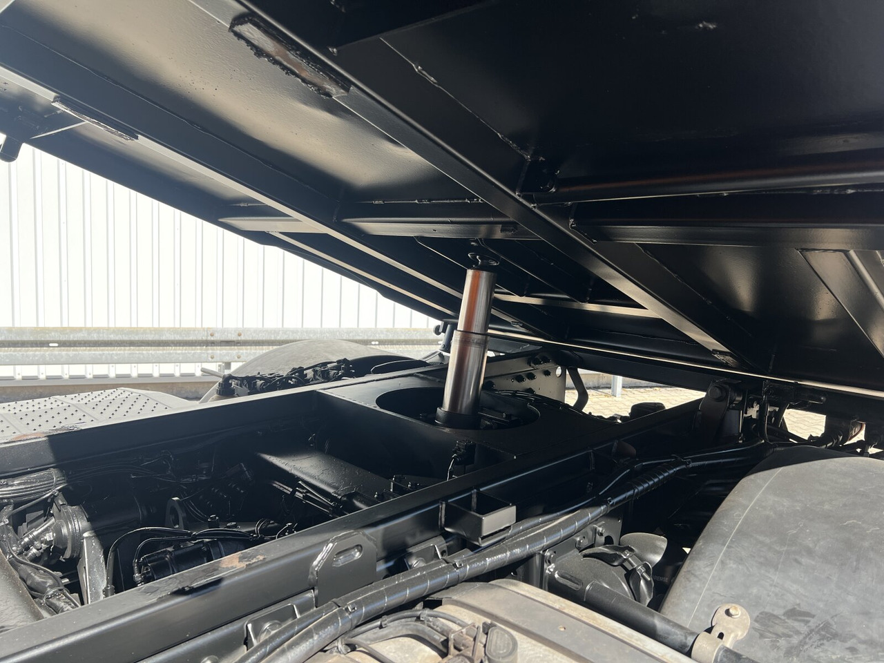 Vehículo comercial ligero Unimog U 20 U405/70 4x4 U 20 U405/70 4x4, Kipper, Winterdienstplatte: foto 13 Vehículo comercial ligero Unimog U 20 U405/70 4x4 U 20 U405/70 4x4, Kipper, Winterdienstplatte: foto 13