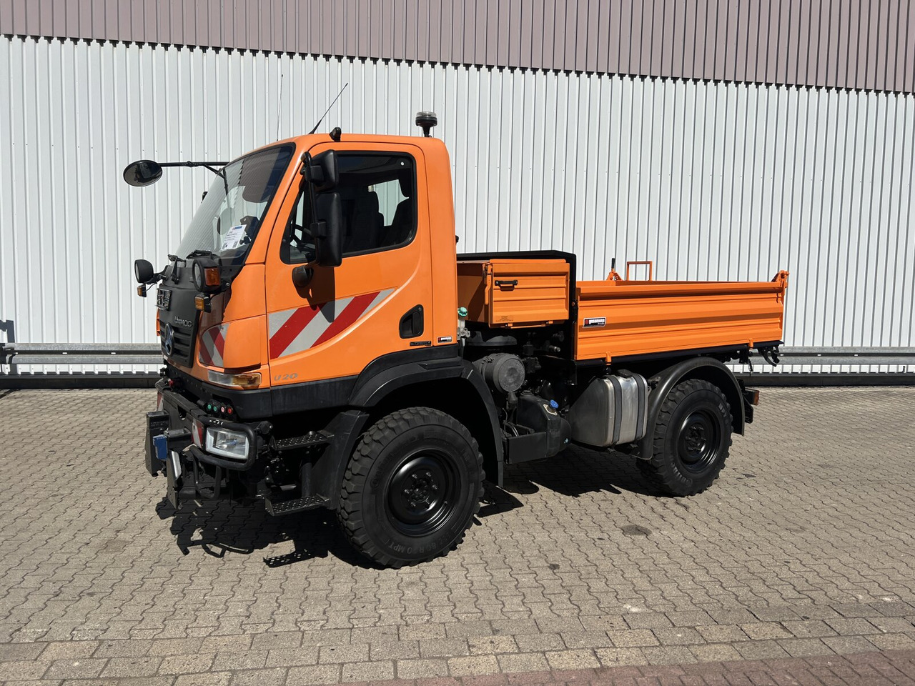Vehículo comercial ligero Unimog U 20 U405/70 4x4 U 20 U405/70 4x4, Kipper, Winterdienstplatte: foto 14 Vehículo comercial ligero Unimog U 20 U405/70 4x4 U 20 U405/70 4x4, Kipper, Winterdienstplatte: foto 14
