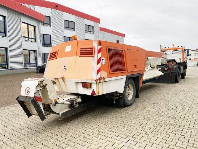 Snow Sweeper P17B Snow Sweeper P17B, V8-Motor, Kehrblasgerät, 4x Vorhanden! - Vehículo municipal, Camión: foto 4 Snow Sweeper P17B Snow Sweeper P17B, V8-Motor, Kehrblasgerät, 4x Vorhanden! - Vehículo municipal, Camión: foto 4