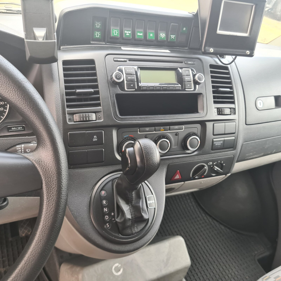 Leasing financiero de Volkswagen T5 2.0 TDI T5 2.0 TDI, Krankenwagen leasing Volkswagen T5 2.0 TDI T5 2.0 TDI, Krankenwagen: foto 14