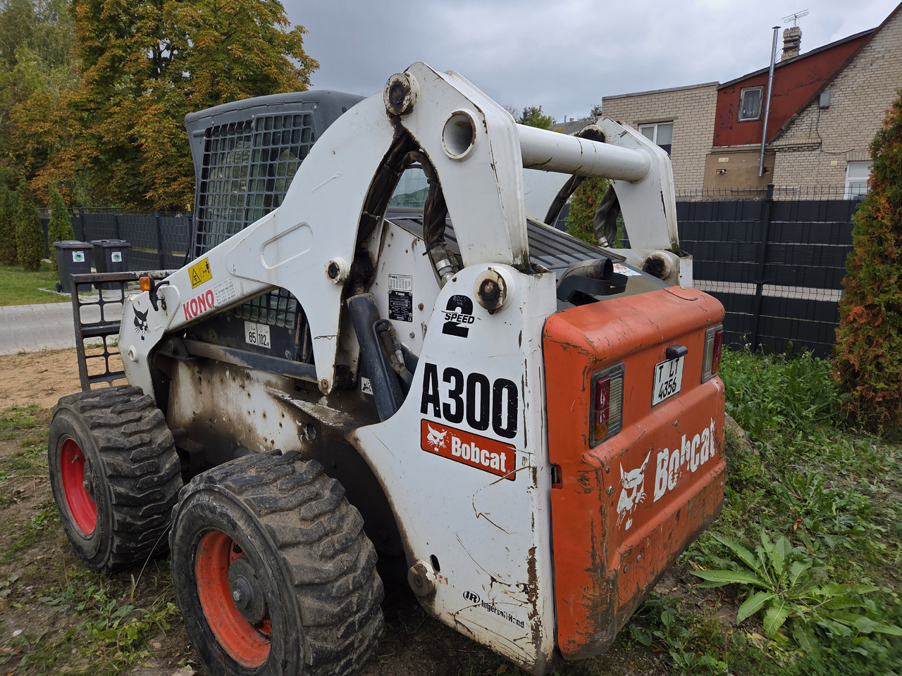 BOBCAT A300 - Minicargadora: foto 3 BOBCAT A300 - Minicargadora: foto 3