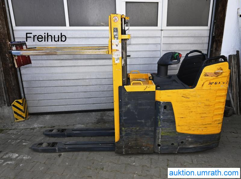 Jungheinrich ERD220 / ERD 220 Hochhubwagen Doppelstock Hubwagen Ameise Elektro Stapler Initialhub Freihub Batterie aus 2023 - Recoge pedidos: foto 4 Jungheinrich ERD220 / ERD 220 Hochhubwagen Doppelstock Hubwagen Ameise Elektro Stapler Initialhub Freihub Batterie aus 2023 - Recoge pedidos: foto 4