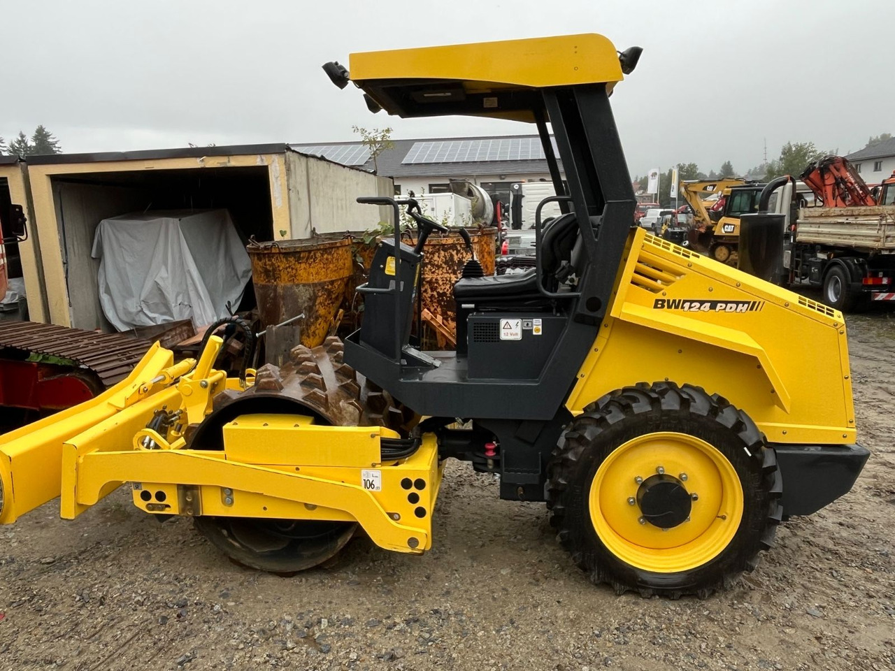 BOMAG Walzenzug BW 124 PDH-4 Planierschild 100 Bstd. - Compactador: foto 4 BOMAG Walzenzug BW 124 PDH-4 Planierschild 100 Bstd. - Compactador: foto 4