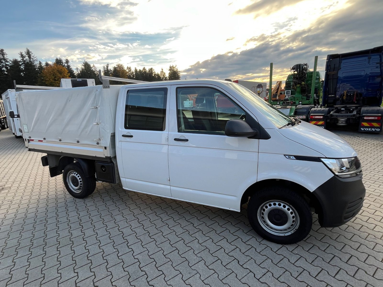 Volkswagen T6.1 DOKA Pritsche 4x4 Sperre Standheizung - Furgoneta con caja de lona, Furgoneta combi: foto 4 Volkswagen T6.1 DOKA Pritsche 4x4 Sperre Standheizung - Furgoneta con caja de lona, Furgoneta combi: foto 4