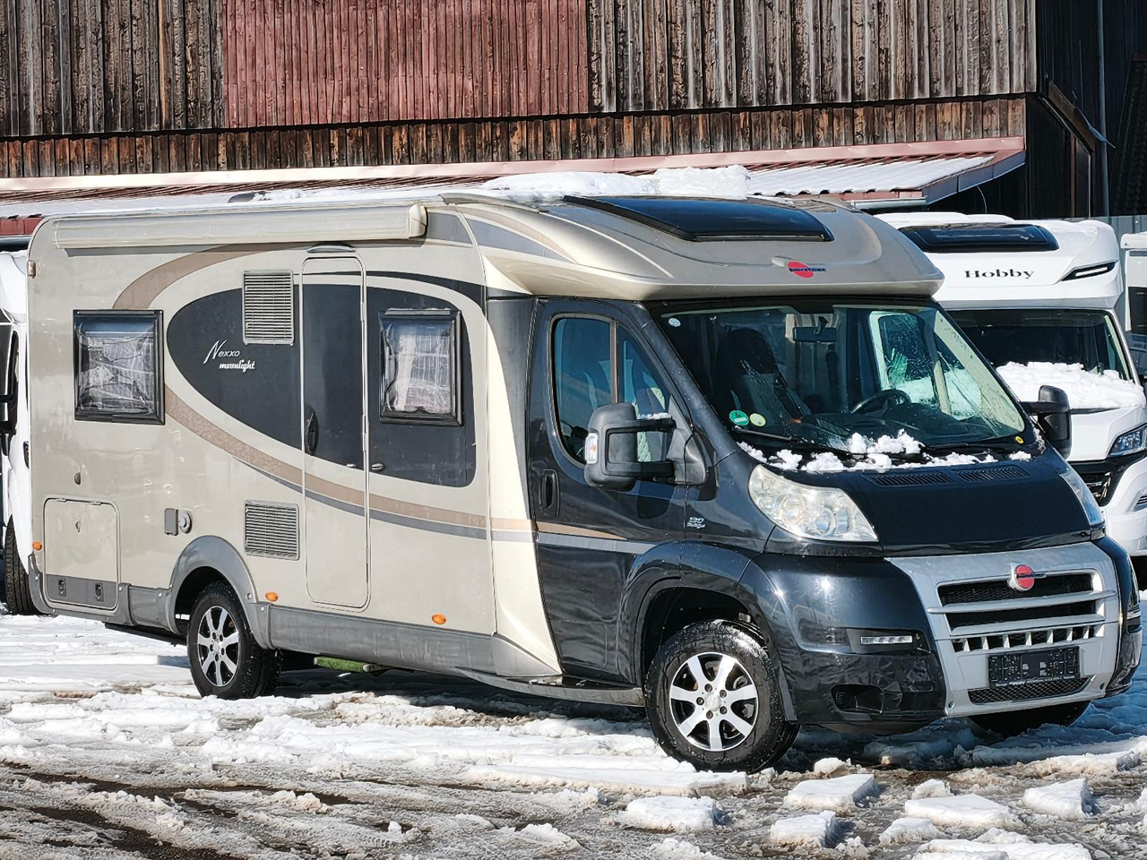 Bürstner Nexxo T660 Moonlight, SAT, AHK,1 Hand - Autocaravana perfilada: foto 3 Bürstner Nexxo T660 Moonlight, SAT, AHK,1 Hand - Autocaravana perfilada: foto 3