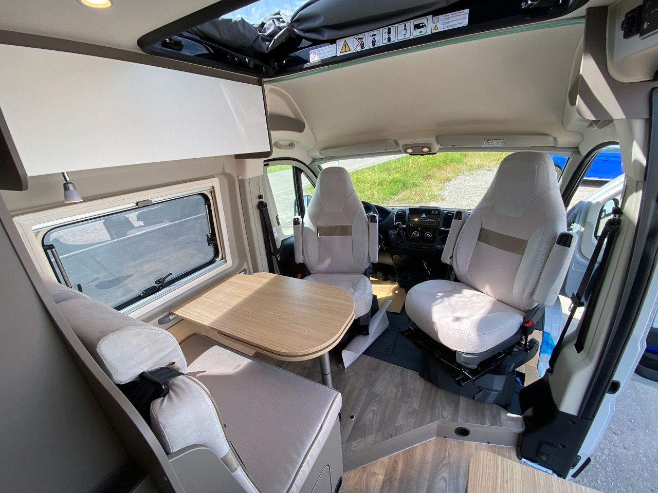 Cámper Carado CV 600 Aufstelldach, Automatik, white Label: foto 19 Cámper Carado CV 600 Aufstelldach, Automatik, white Label: foto 19