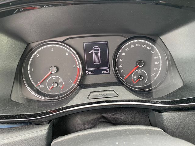 Coche Volkswagen T6.1 Multivan: foto 31 Coche Volkswagen T6.1 Multivan: foto 31