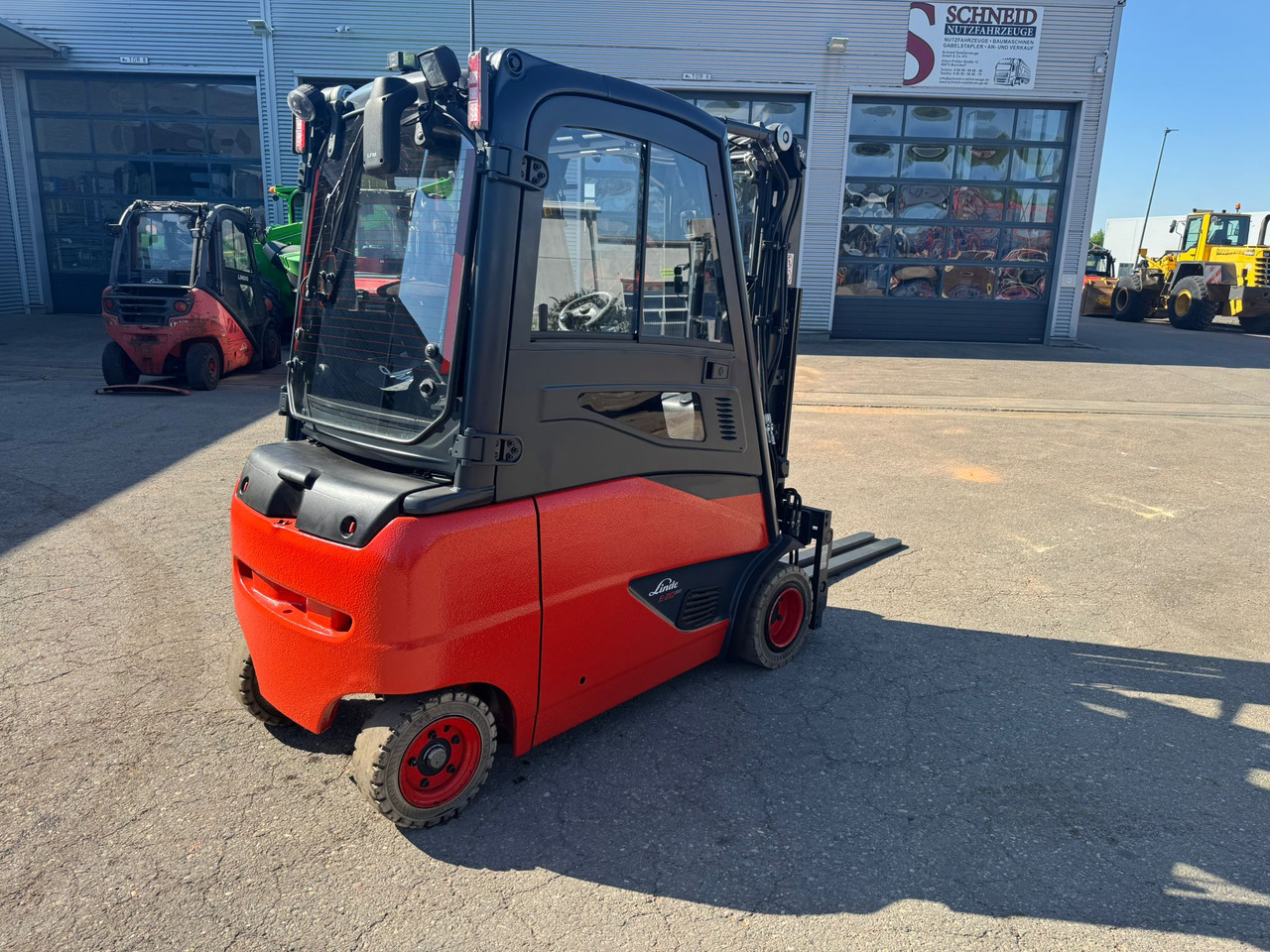 LINDE E20PHL-02 Elektro Triplex Kabine Heizung integriertes Ladegerät - Carretilla elevadora eléctrica: foto 3 LINDE E20PHL-02 Elektro Triplex Kabine Heizung integriertes Ladegerät - Carretilla elevadora eléctrica: foto 3
