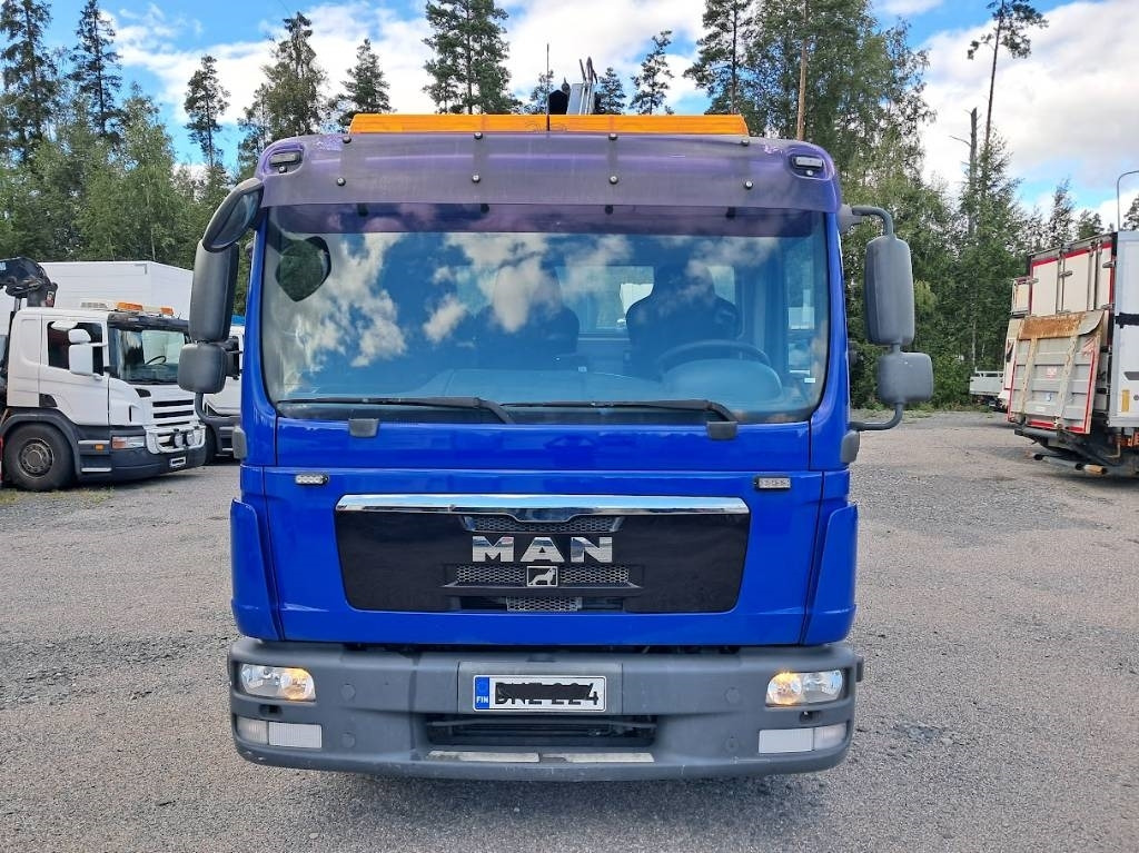 MAN TGL 8.150 Hiab 066-2 10v tarkastettu - Camión grúa: foto 4 MAN TGL 8.150 Hiab 066-2 10v tarkastettu - Camión grúa: foto 4