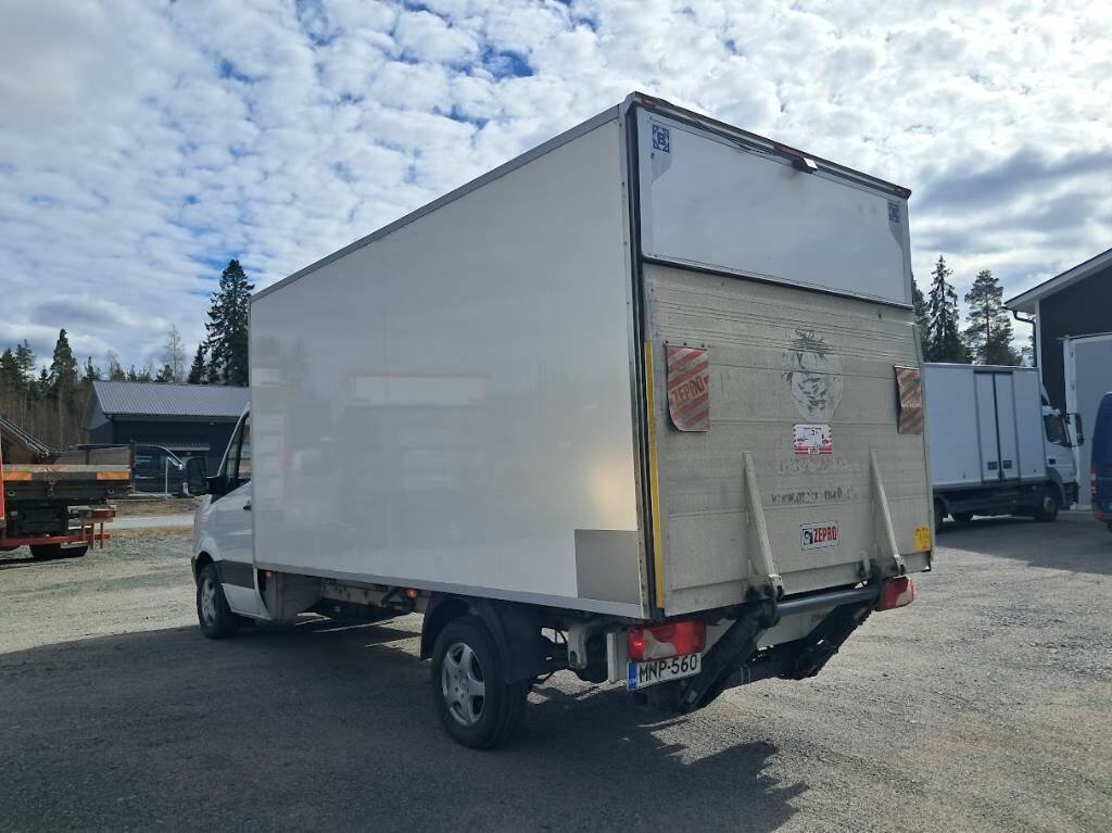 Volkswagen Crafter pakettiauto umpikori pl nostin - Furgoneta: foto 4 Volkswagen Crafter pakettiauto umpikori pl nostin - Furgoneta: foto 4