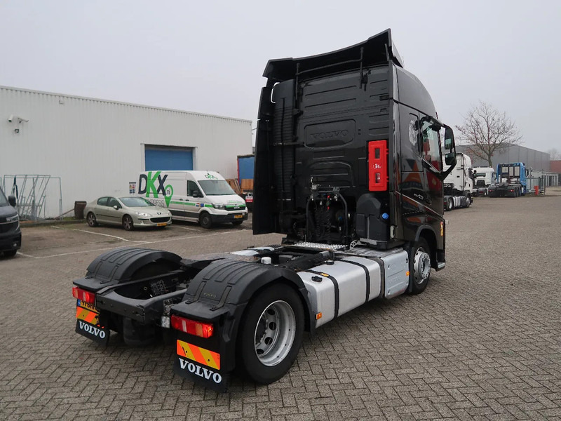 Volvo FH 420 Glob, i-shift, Euro 6, 2 Tanks, TUV, NL Truck, TOP! - Cabeza tractora: foto 5 Volvo FH 420 Glob, i-shift, Euro 6, 2 Tanks, TUV, NL Truck, TOP! - Cabeza tractora: foto 5