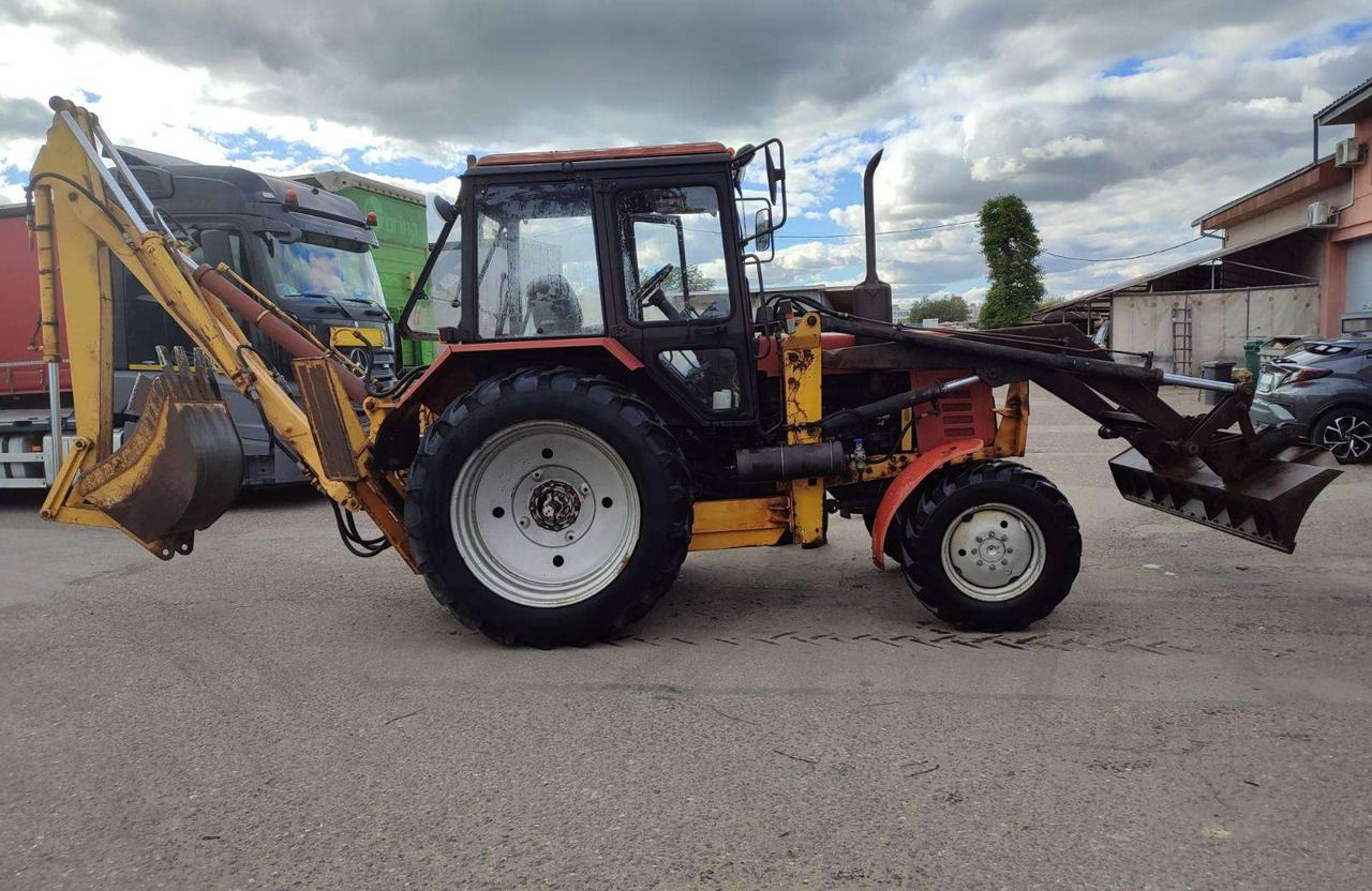 MTZ 82.1 - Retroexcavadora: foto 1 MTZ 82.1 - Retroexcavadora: foto 1