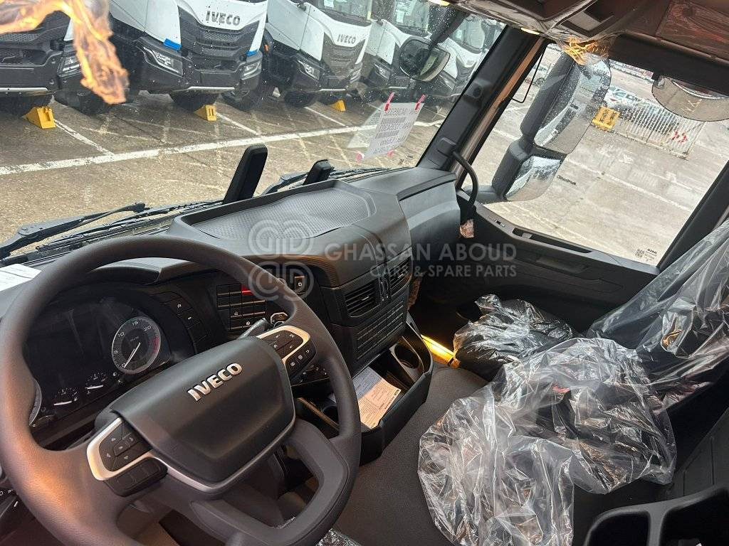 IVECO T-WAY Chassis 6×4 – GVW 33.5 Ton approx. (Tyres 12.00R20) Wheelbase 4200 MY25 - Chasis camión: foto 4 IVECO T-WAY Chassis 6×4 – GVW 33.5 Ton approx. (Tyres 12.00R20) Wheelbase 4200 MY25 - Chasis camión: foto 4