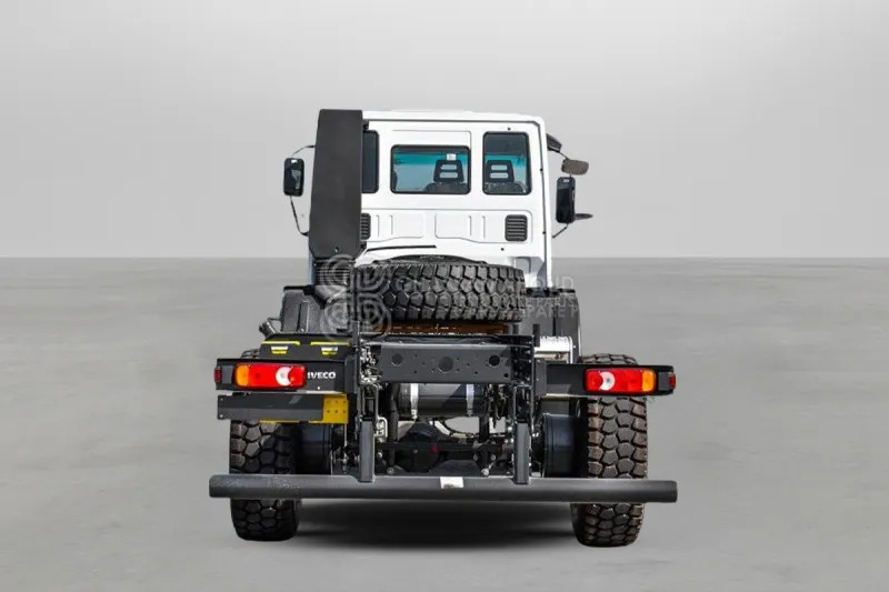 Iveco Euro Cargo ML150 4x4 Chassis - Chasis camión: foto 4 Iveco Euro Cargo ML150 4x4 Chassis - Chasis camión: foto 4