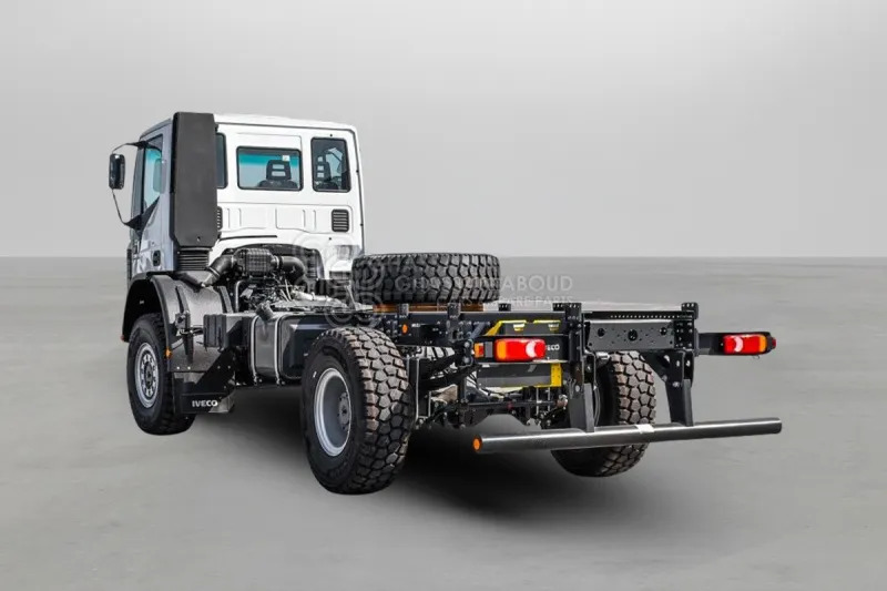 Iveco Euro Cargo ML150 4x4 Chassis - Chasis camión: foto 5 Iveco Euro Cargo ML150 4x4 Chassis - Chasis camión: foto 5