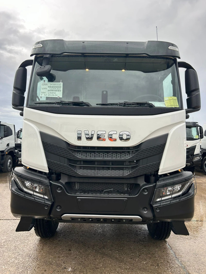 Iveco T-WAY AT380T43H 6x4 R20 Tyres Chassis - Barcelona Stock - Chasis camión: foto 1 Iveco T-WAY AT380T43H 6x4 R20 Tyres Chassis - Barcelona Stock - Chasis camión: foto 1