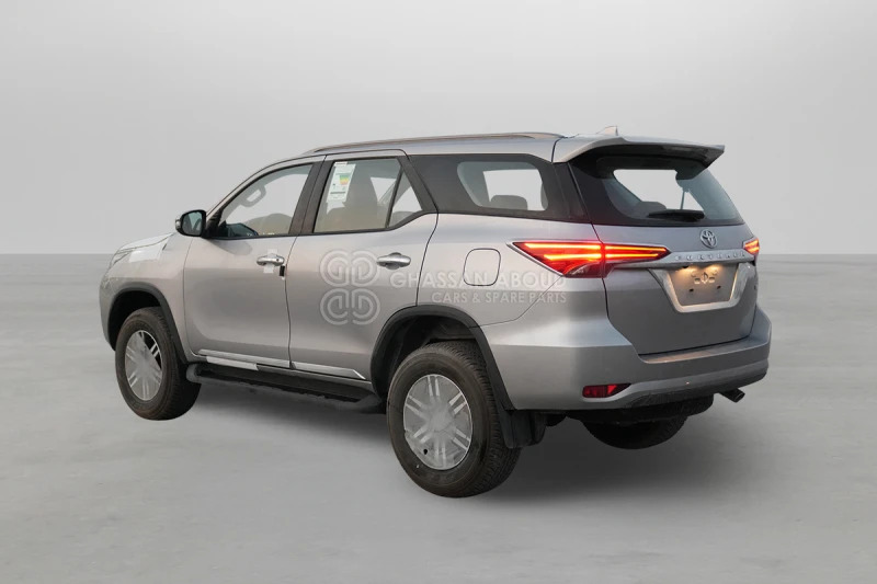 Toyota Fortuner 4x4 - SUV/ Todoterreno: foto 4 Toyota Fortuner 4x4 - SUV/ Todoterreno: foto 4