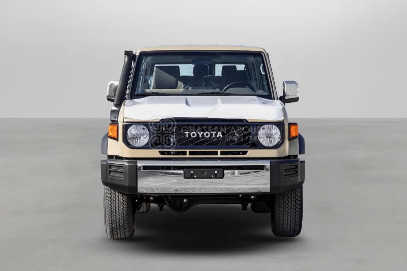 Toyota Land Cruiser Pick Up LC76 4X4 - Coche: foto 2 Toyota Land Cruiser Pick Up LC76 4X4 - Coche: foto 2