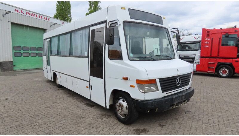 Mercedes-Benz 815 D 31 places! Manual injection - Autobús: foto 2 Mercedes-Benz 815 D 31 places! Manual injection - Autobús: foto 2