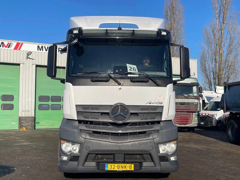 Mercedes-Benz Antos 1943 WDB96340310349220 !!243748 km! origineel NL trekker. NAVI. Top conditie! - Cabeza tractora: foto 3 Mercedes-Benz Antos 1943 WDB96340310349220 !!243748 km! origineel NL trekker. NAVI. Top conditie! - Cabeza tractora: foto 3