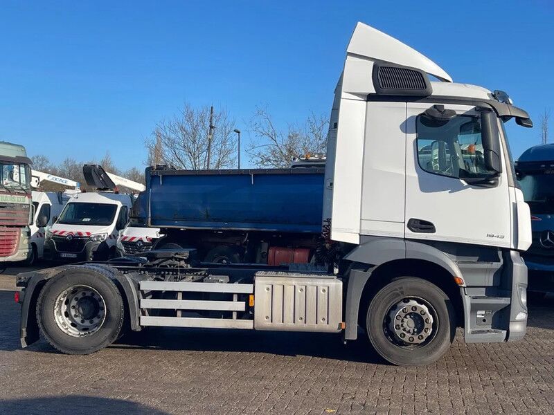 Mercedes-Benz Antos 1943 WDB96340310349220 !!243748 km! origineel NL trekker. NAVI. Top conditie! - Cabeza tractora: foto 4 Mercedes-Benz Antos 1943 WDB96340310349220 !!243748 km! origineel NL trekker. NAVI. Top conditie! - Cabeza tractora: foto 4