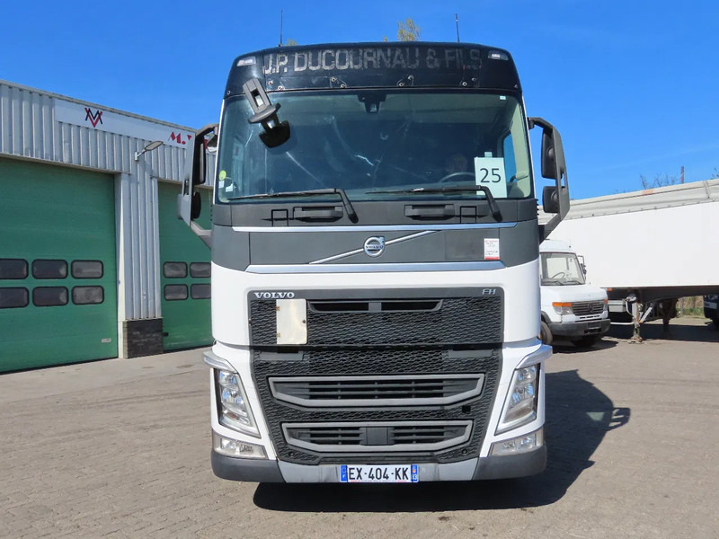 Volvo FH 460 YV2RTY0A3JB867622 FRIGO, 2X FUEL TANK, frigo, EURO6 - Cabeza tractora: foto 3 Volvo FH 460 YV2RTY0A3JB867622 FRIGO, 2X FUEL TANK, frigo, EURO6 - Cabeza tractora: foto 3