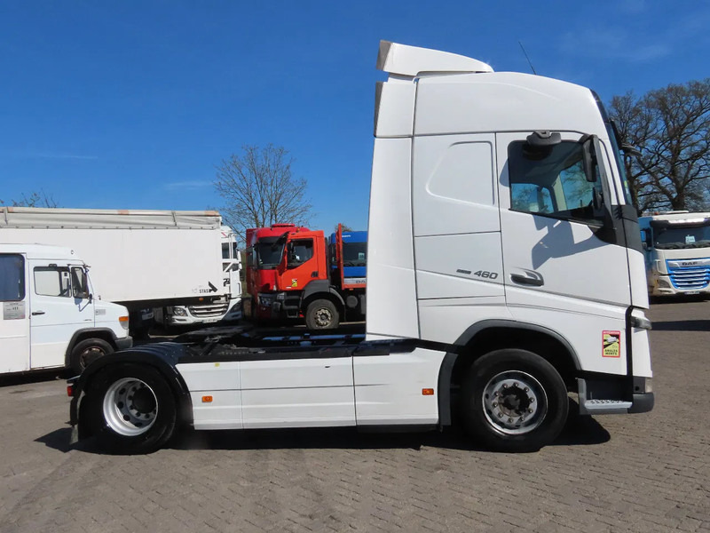 Volvo FH 460 YV2RTY0A3JB867622. FRIGO, 2X FUEL TANK, frigo, EURO6 - Cabeza tractora: foto 4 Volvo FH 460 YV2RTY0A3JB867622. FRIGO, 2X FUEL TANK, frigo, EURO6 - Cabeza tractora: foto 4