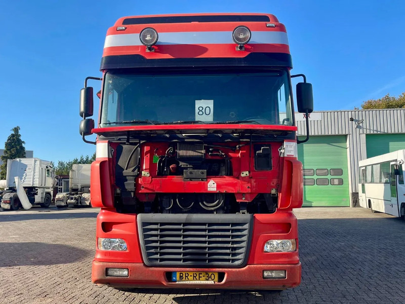 DAF XF 95.430 BERDEX 3 decks. Water, fans, Scales! Excellent condition. - Transporte de ganado camión: foto 4 DAF XF 95.430 BERDEX 3 decks. Water, fans, Scales! Excellent condition. - Transporte de ganado camión: foto 4