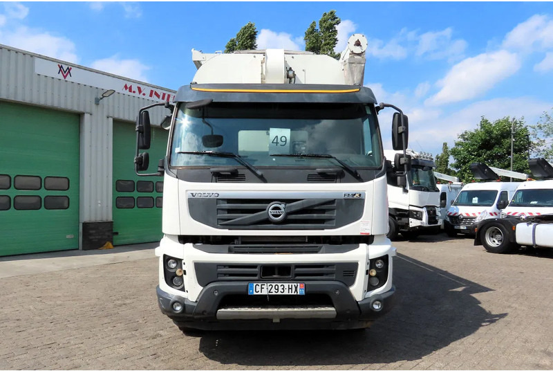 Volvo FMX 450 8x4 AUGER, radio control, 7 COMP. Full Volvo Service! . EXCELLENT condition - Cisterna camión: foto 4 Volvo FMX 450 8x4 AUGER, radio control, 7 COMP. Full Volvo Service! . EXCELLENT condition - Cisterna camión: foto 4